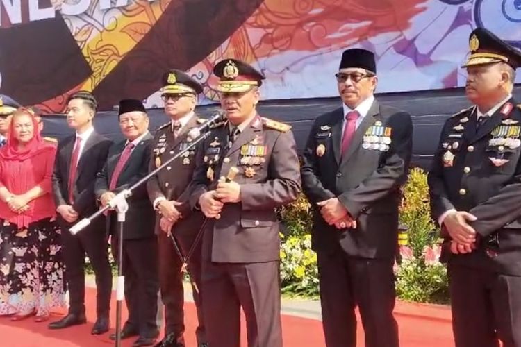 Kapolda Jateng, Ijren Pol Ahmad Luthfi pamit akan pensiun setelah memimpin HUT Bhayangkara di Jalan Pemuda Semarang, Jawa Tengah (Jateng). 