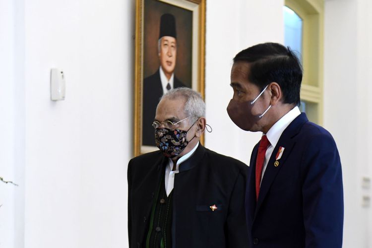 Presiden Joko Widodo (kanan) berjalan dengan Presiden Timor Leste Jos? Manuel Ramos-Horta saat menerima kunjungan kenegaraan di Istana Kepresidenan Bogor, Bogor, Jawa Barat, Selasa (19/7/2022). ANTARA FOTO/Hafidz Mubarak A/rwa.