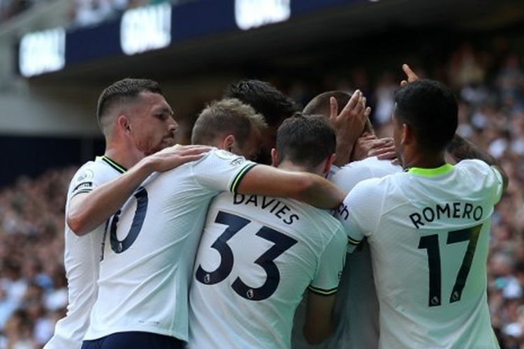 Pemain Tottenham Hotspur merayakan gol Eric Dier, setelah dia mencetak gol dalam pertandingan Liga Inggris antara Tottenham vs Southampton di Stadion Tottenham Hotspur, Sabtu (6/8/2022). Selanjutnya, Tottenham akan melawan Wolves. Duel Tottenham vs Wolves berlangsung di Stadion Tottenham Hotspur, Sabtu (20/8/2022). 