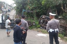 Bus Rombongan Santri Masuk Jurang, Penumpang Keluar Setelah Pecahkan Kaca