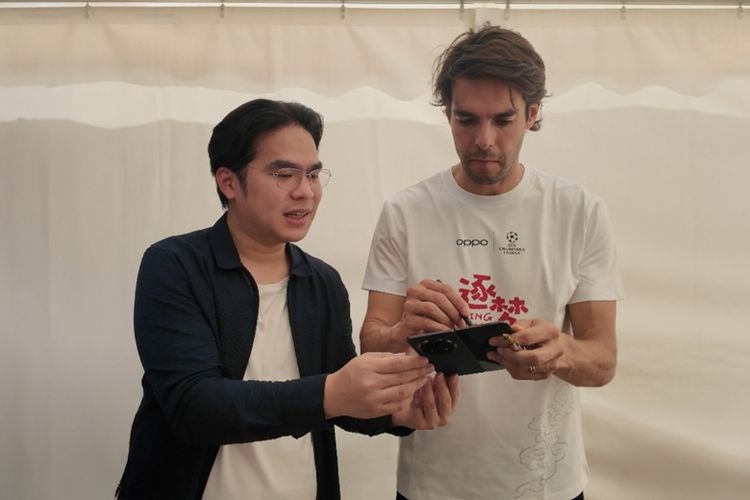 OPPO akan menghadiahkan tiga jersey resmi Final UCL Munich bertanda tangan legenda sepak bola asal Brasil, Kaka.