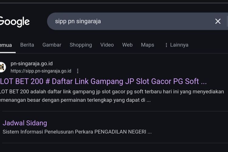 Tangkapan layar penelusuran di Google laman sistem informasi penelusuran perkara (SIPP) PN Singaraja yang disusupi link judi online.