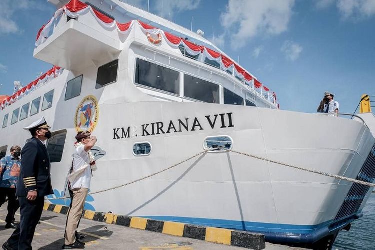 Menparekraf Sandiaga Uno resmikan kapal KM KIrana VII di Pelabuhan Benoa Bali