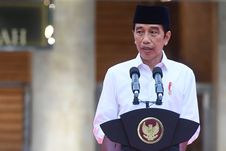 Indonesian President Joko Widodo gives a speech during renovations of Isltiqlal Mosque