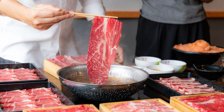 Ilustrasi daging wagyu yang diolah menjadi shabu-shabu