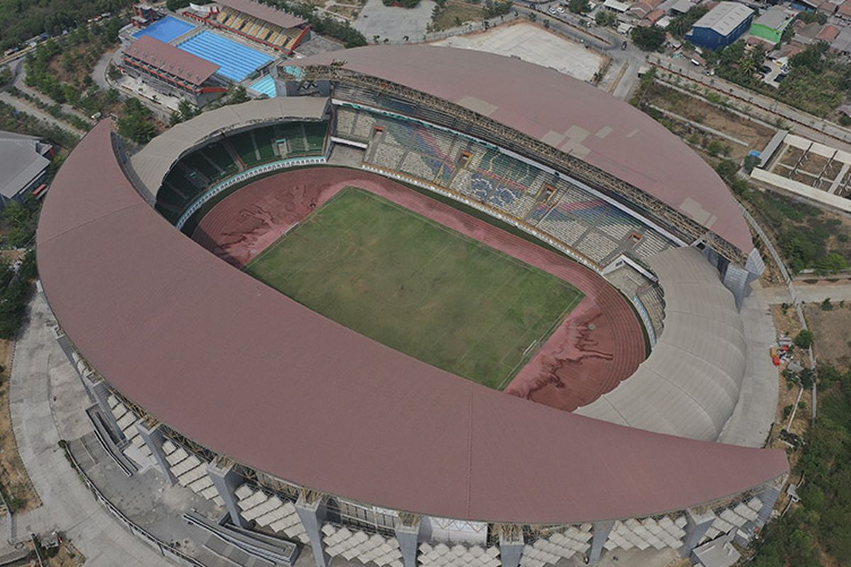 Foto udara Stadion Wibawa Mukti di Cikarang, Bekasi, Jawa Barat, Selasa (29/10/2019). Stadion Wibawa Mukti menjadi salah satu dari 10 stadion yang diajukan PSSI pada FIFA sebagai venue pada ajang Piala Dunia U-20 2021 di Indonesia.