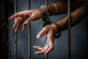 Pengakuan Penjual Cilok yang Tusuk Mantan Kades di Bogor: 'Tiba-tiba Ingin Menusuk'