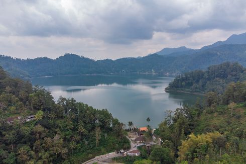 Telaga Ngebel Ponorogo yang Indah dan Sejuk di Antara Pegunungan