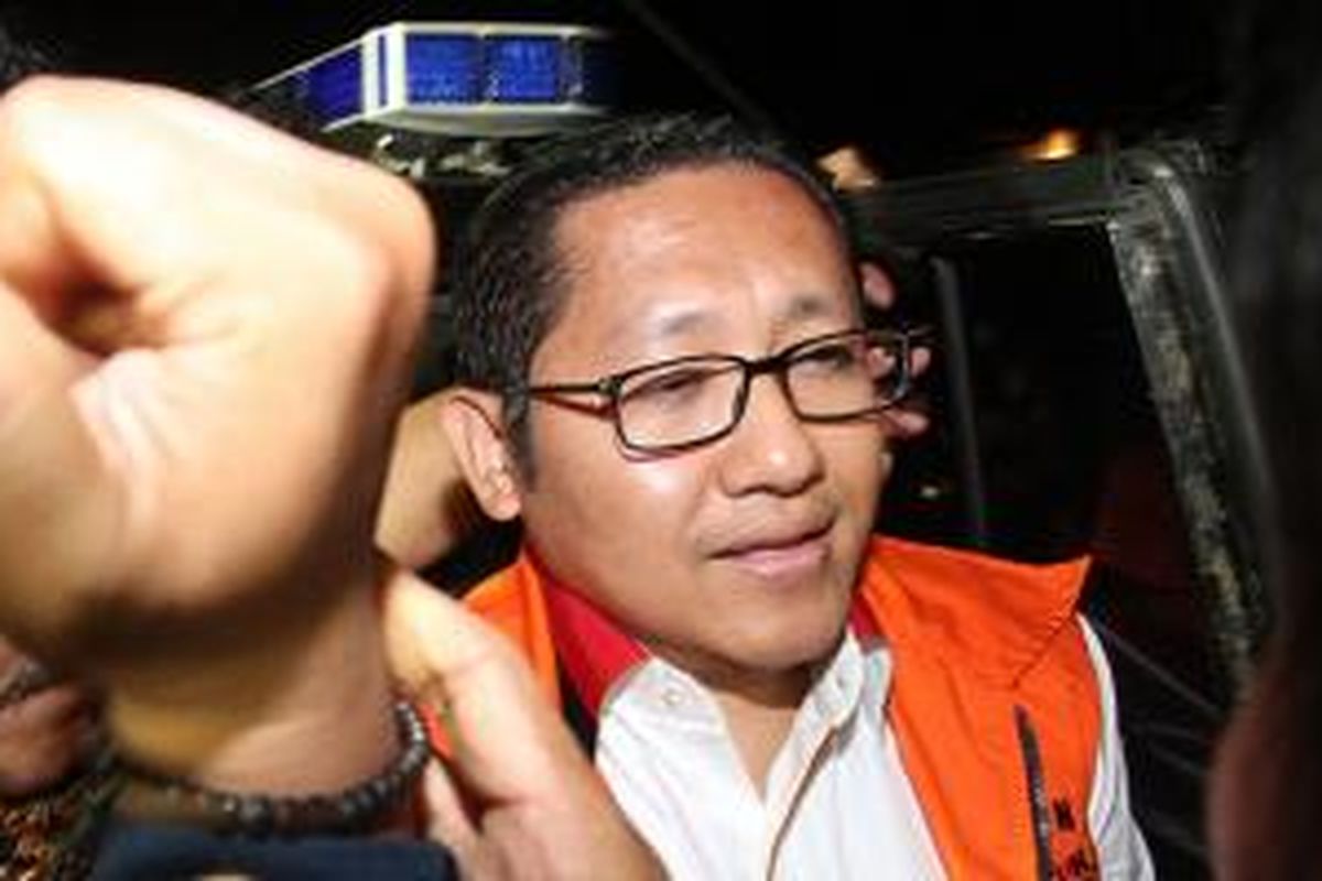 Mantan Ketua Umum Partai Demokrat, Anas Urbaningrum resmi ditahan Komisi Pemberantasan Korupsi (KPK), Jakarta, Jumat (10/1/2014). Anas ditahan KPK terkait dugaan korupsi dalam proyek Hambalang. 