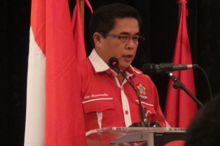 Ketua Umum Sentral Organisasi Karyawan Swadiri Indonesia (SOKSI) Ade Komarudin. SOKSI merupakan salah satu organisasi sayap partai Golkar.