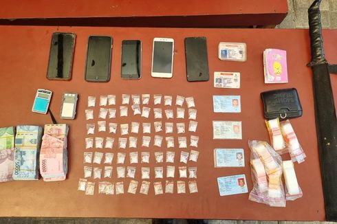 Gelagatnya Mencurigakan, 2 Kurir Narkoba Ditangkap di Kampung Ambon, 81 Paket Sabu Disita Polisi