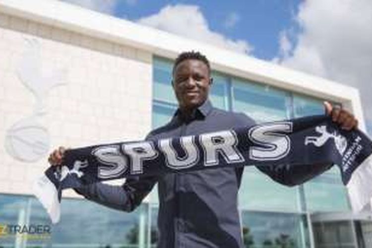 Victor Wanyama resmi berseragam Tottenham Hotspur. 