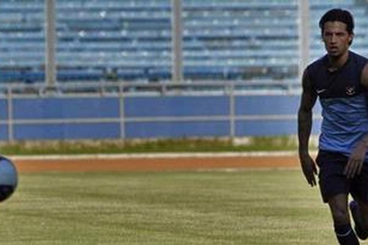 Pemain naturalisasi dari Belanda, Stefano Lilipaly mengikuti sesi latihan seleksi tim nasional Indonesia di Stadion Utama Gelora Bung Karno, Jakarta Selatan, Rabu (13/3/2013). Pada laga yang berlangsung pada 23 Maret mendatang Indonesia akan ditantang Arab Saudi dalam laga kedua Pra-Piala Asia Australia 2015.