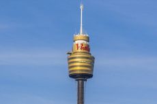 Seorang Wanita Melompat dari Menara Setinggi 268 Meter di Sydney
