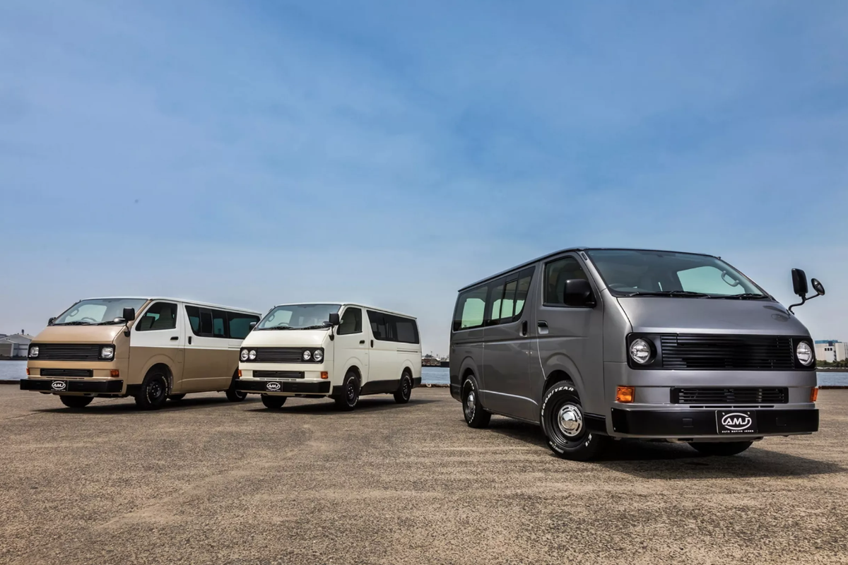 Modifikasi Toyota HiAce bergaya Retro garapan AMJ (Auto Motive Japan).