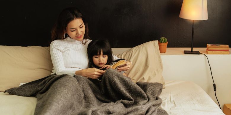 Ilustrasi ibu dan anak.