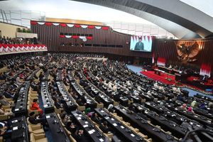 DPR Bacakan Surpres Prabowo: Dari Jual Eks KRI hingga Calon Gubernur BI