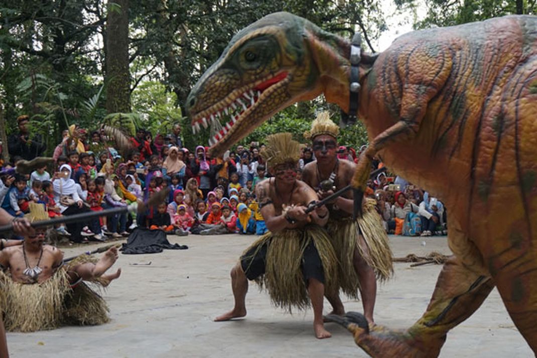 Travel - Dino Show di Mojosemi Forest Park-Magetan