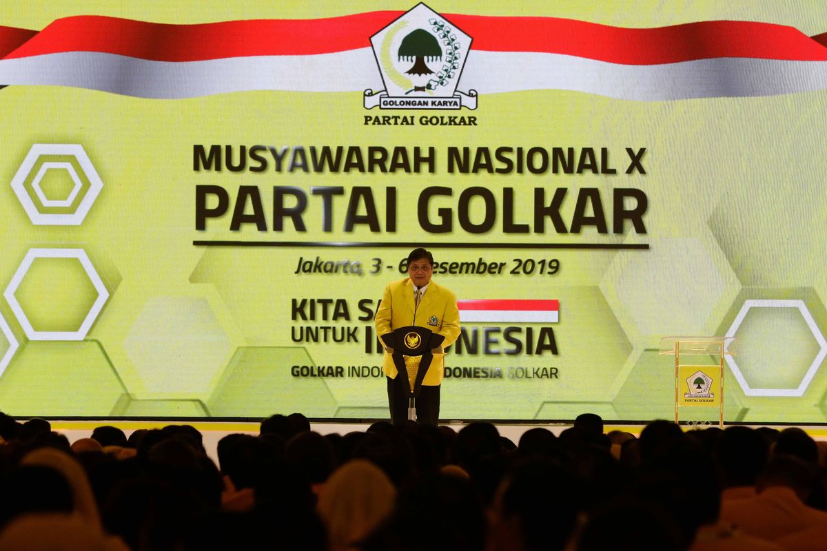 Ketua Umum Partai Golkar Airlangga Hartarto memberi sambutan pada pembukaan Musyawarah Nasional X Partai Golkar di Jakarta, Selasa (3/12/2019).