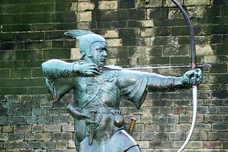 Ilustrasi patung Robin Hood di Nottingham.