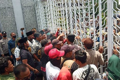 Buntut Wacana Relokasi, Pedagang Pasar Larangan Demo di Depan Gedung DPRD Sidoarjo