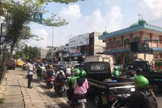 Hari Pertama Penutupan Pelintasan Rel di Jalan Dewi Sartika, Volume Kendaraan Saat Jam Kerja Padat
