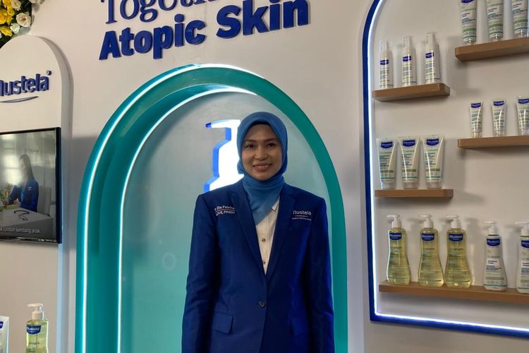 dr. Dia Febrina, Sp.DVE, FINSDV, dalam acara peluncuran kampanye Mustela bertajuk Together for Atopic Skin dan lini Mustela Stelatopia di Jakarta, Kamis (21/5/2026).
