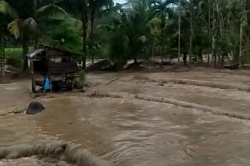 Banjir Bandang di Agam, Satu Sekolah dan Dua Masjid Rusak Parah, Jembatan Putus dan Pasar Terendam Air