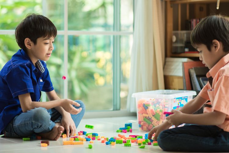 Ilustrasi anak bermain