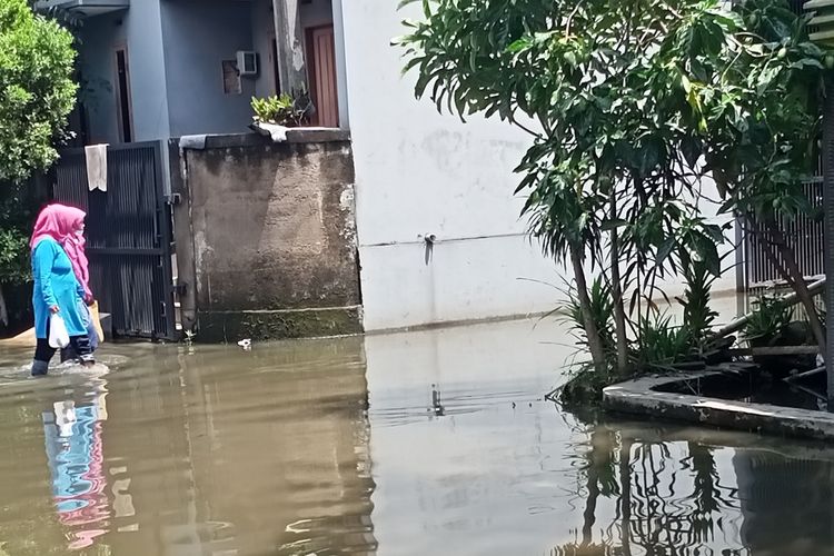Kepala Desa Buah Batu menyebutkan ada beberapa persolan yang menyebabkan Komplek Griya Bandung Indah (GBI) kerap dilanda banjir hingga menahun. Saat ini, ia berharap dibangunnya Sodetan air atau kolam retensi guna menanggulangi banjir luapan sungai Cipeso
