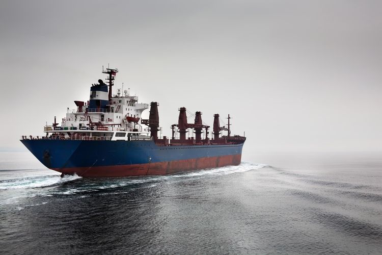 Ilustrasi kapal kargo.