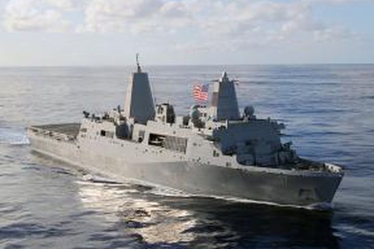 Kapal perang AS, USS San Antonio, tempat tokoh senior Al Qaeda yang ditangkap di Libya diinteragosi oleh para interogator AS