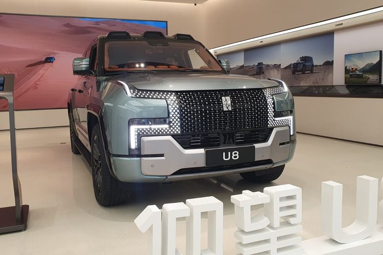 Yangwang U8, SUV bertenaga listrik