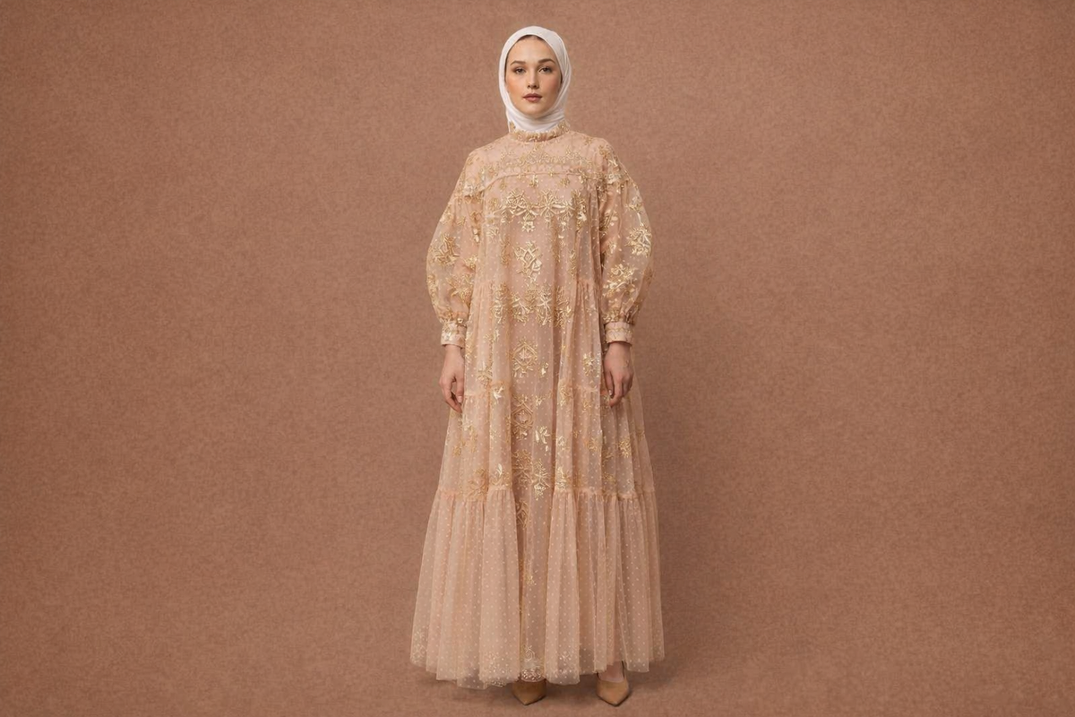 Gamis Brokat dengan Bordir Emas
