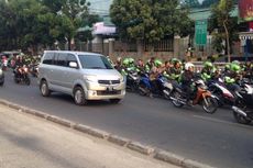 Kawal Temannya yang Tewas, Ratusan Pengojek GrabBike Parkir di Jalur Lambat Depan RS Tarakan