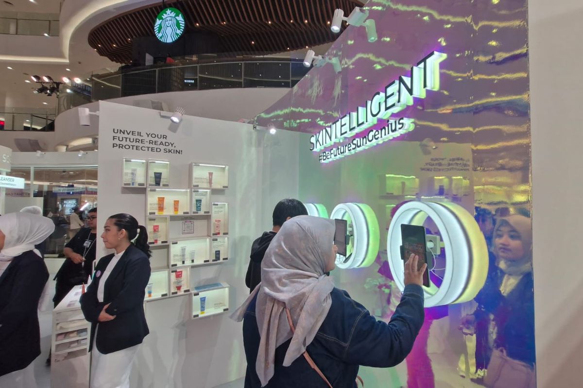 Salah satu area yang dihadirkan di Beauty Science Tech 2024: Reshaping the Future oleh ParagonCorp di Main Atrium Senayan City, Jakarta, Kamis (28/11/2024). Acara ini akan berlangsung selama empat hari hingga Minggu (1/12/2024).