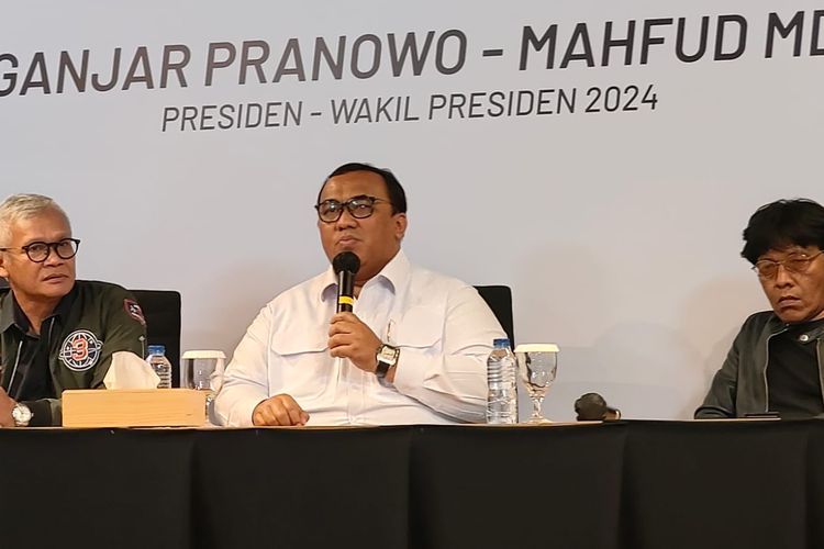 Wakil Ketua Tim Pemenangan Nasional (TPN) Ganjar-Mahfud, Andi Gani Nena Wea dalam konferensi pers di Media Center TPN Ganjar-Mahfud, Jalan Cemara, Jakarta Pusat, Selasa (30/1/2024).