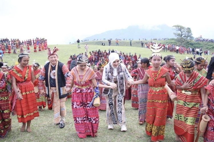 Mendagri Buka Festival Fulan Fehan 2026, Hadirkan Tarian Persahabatan Indonesia dan Timor-Leste