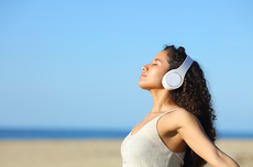 5 Manfaat Healing Pakai Musik, Baik untuk Kesehatan Mental