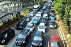 Kemacetan Panjang di Tol Dalam Kota Arah Cikampek 