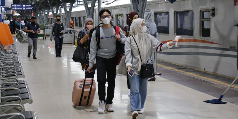Terbaru, Long Weekend, KAI Catat 67.000 Penumpang Berangkat dari Stasiun Gambir dan Pasar Senen