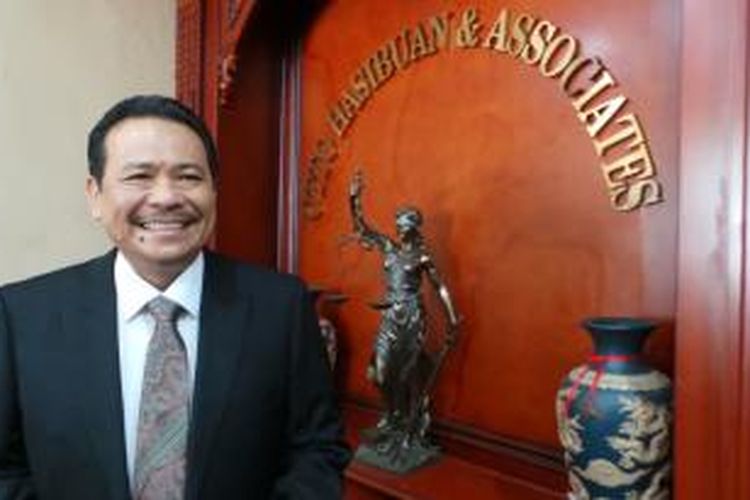 Advokat Otto Hasibuan memutuskan mundur dari tim kuasa hukum mantan Ketua Mahkamah Konstitusi, Akil Mochtar, Jumat (21/2/2014).