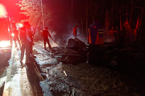 Lupa Matikan Tungku Api, Rumah Milik Perajin Bambu di Situbondo Terbakar