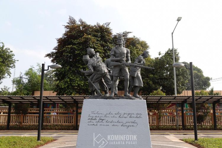 Monumen Perjuangan Senen atau Monumen Tekad Merdeka di kompleks Stasiun Pasar Senen, Jakarta Pusat.
