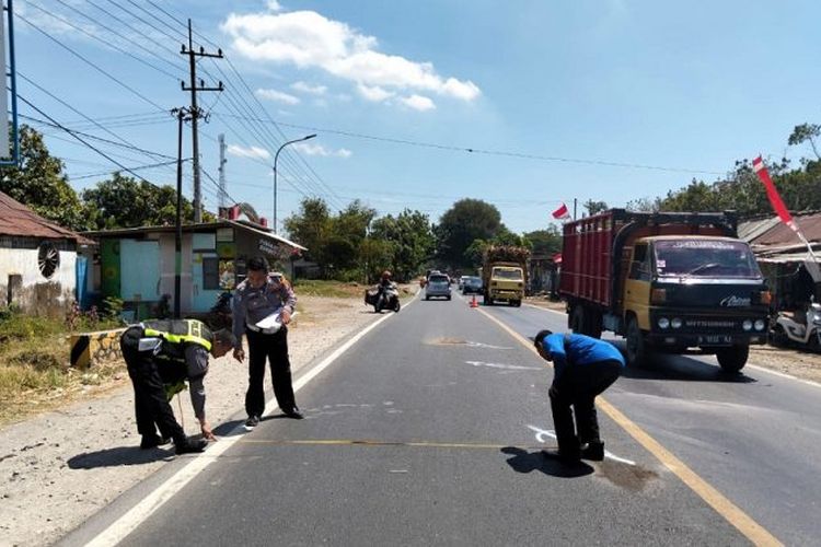 Kecelakaan tragis di Jalan Pantura Wringinanon, Kecamatan Asembagus, Kabupaten Situbondo, Provinsi Jawa Timur mengakibatkan dua pengendara tewas pada Minggu (17/8/2025).