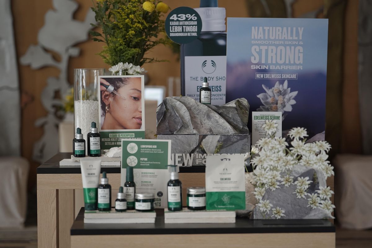 The Body Shop Indonesia meluncurkan rangkaian skincare plant-based dari bunga edelweis.