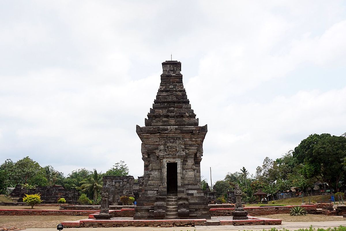 Candi Penataran di Blitar, salah satu peninggalan Kerajaan Kediri.