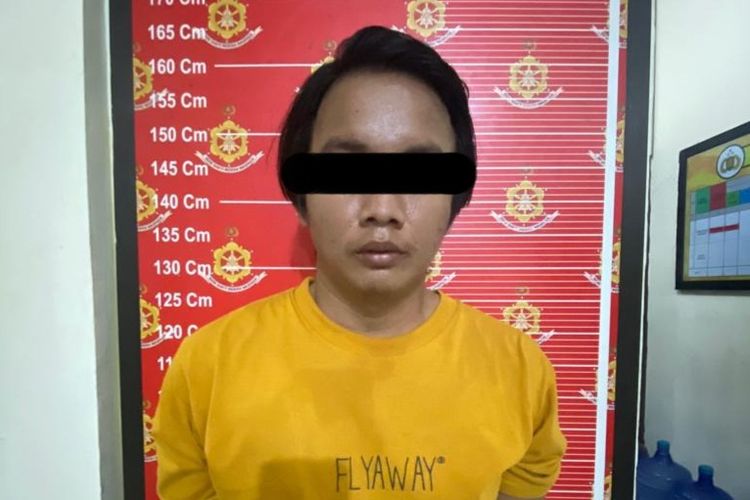 Pemuda RH (22) yang terobsesi wanita penjaga apotek di Nunukan Kaltara. Ia nekat merekam wanita pujaannya saat mandi dan dijadikan alat demi mendapat tubuh wanita impiannya