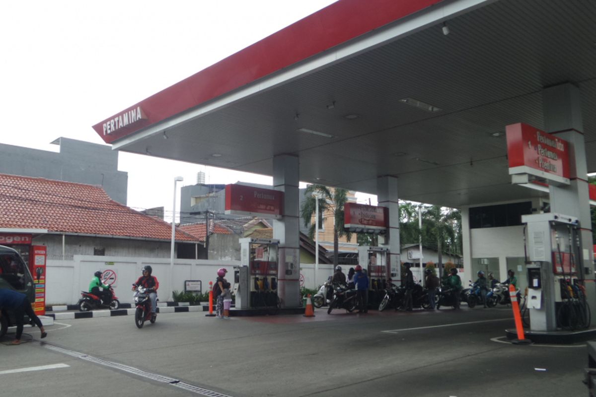 Seorang netizen dalam postingan di media sosial mengeluh saat mengisi bensin di SPBU 34-10604 di Jalan Bungur Besar Raya, Jakarta Pusat. Ia menduga ada kecurangan yang dilakukan pihak manajemen SPBU, Rabu (31/5/2017)