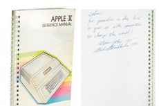 Ada Tanda Tangan Steve Jobs, Buku Panduan Apple II Terjual Rp 11 Miliar